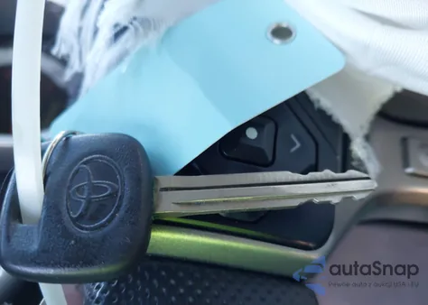 2015 Toyota Tacoma Prerunner z USA, uszkodzony, nr VIN 5TFJX4GN6FX044285